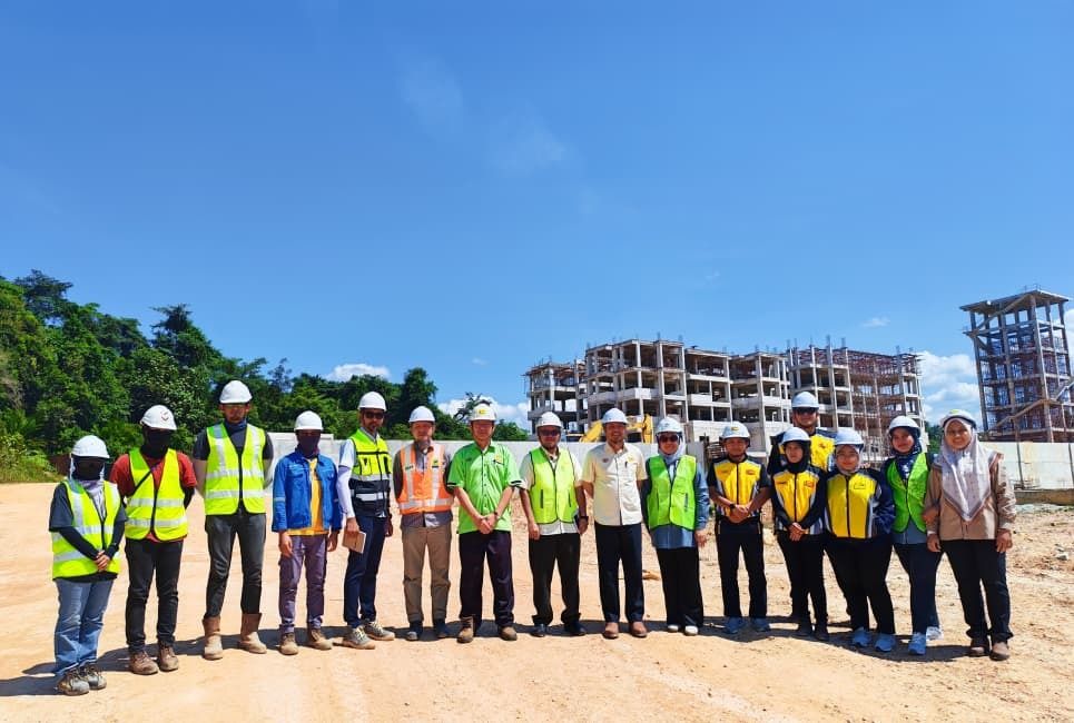 PELAKSANAAN SAFETY HEALTH CHECK (SHC) KESELAMATAN DAN KESIHATAN PEKERJAAN (KKP) BAGI PROJEK PEMBINAAN BAHARU KOMPLEKS EHSAN SLIM RIVER, PERAK OLEH PASUKAN AUDIT DALAMAN BAHAGIAN PENGURUSAN KUALITI, CAWANGAN DASAR & PENGURUSAN KORPORAT, CDPK.